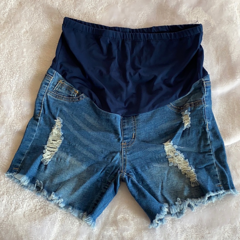 Maternity denim short